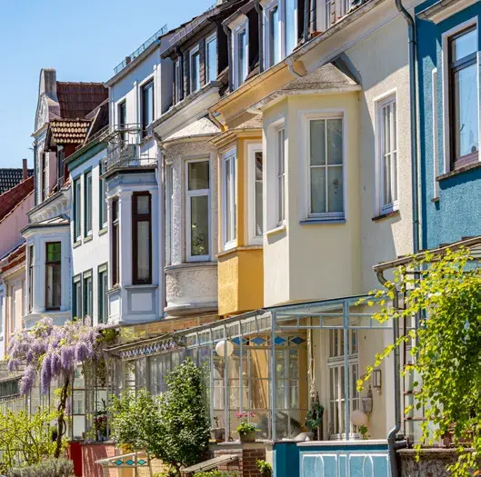 Bunte Bremer Häuserzeile mit typischen Altbremer Häusern